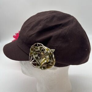 Brown Newsboy Cap with Floral Accent that is removable wih a snap HT8973